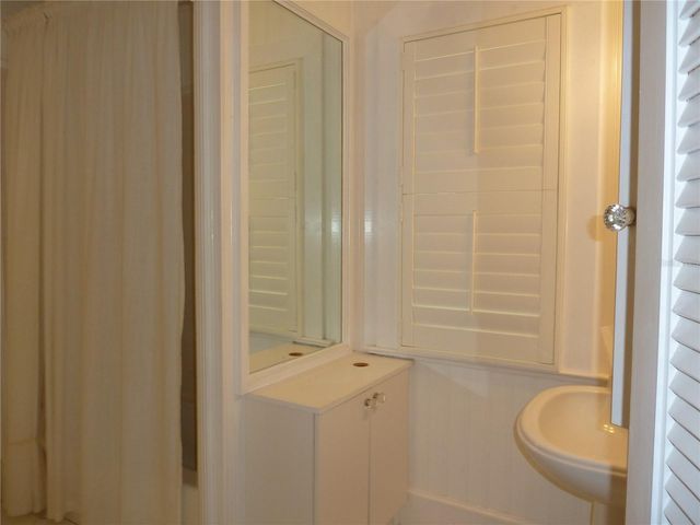 3302 W VILLA ROSA STREET, Tampa, FL 33611