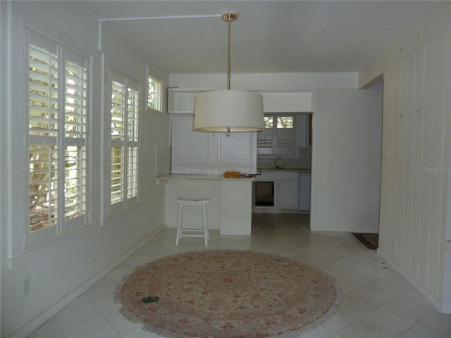 3302 W VILLA ROSA STREET, Tampa, FL 33611