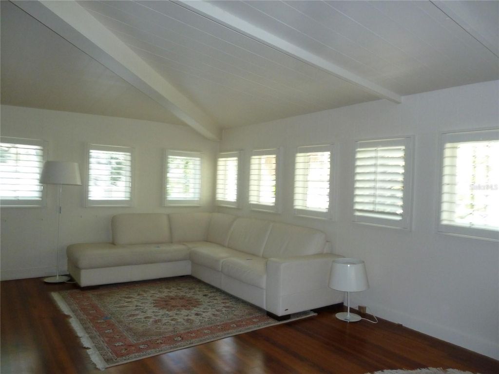 Image 21 of property listing at 3302 W VILLA ROSA STREET, Tampa, FL 33611