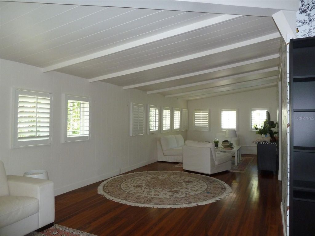 Image 23 of property listing at 3302 W VILLA ROSA STREET, Tampa, FL 33611
