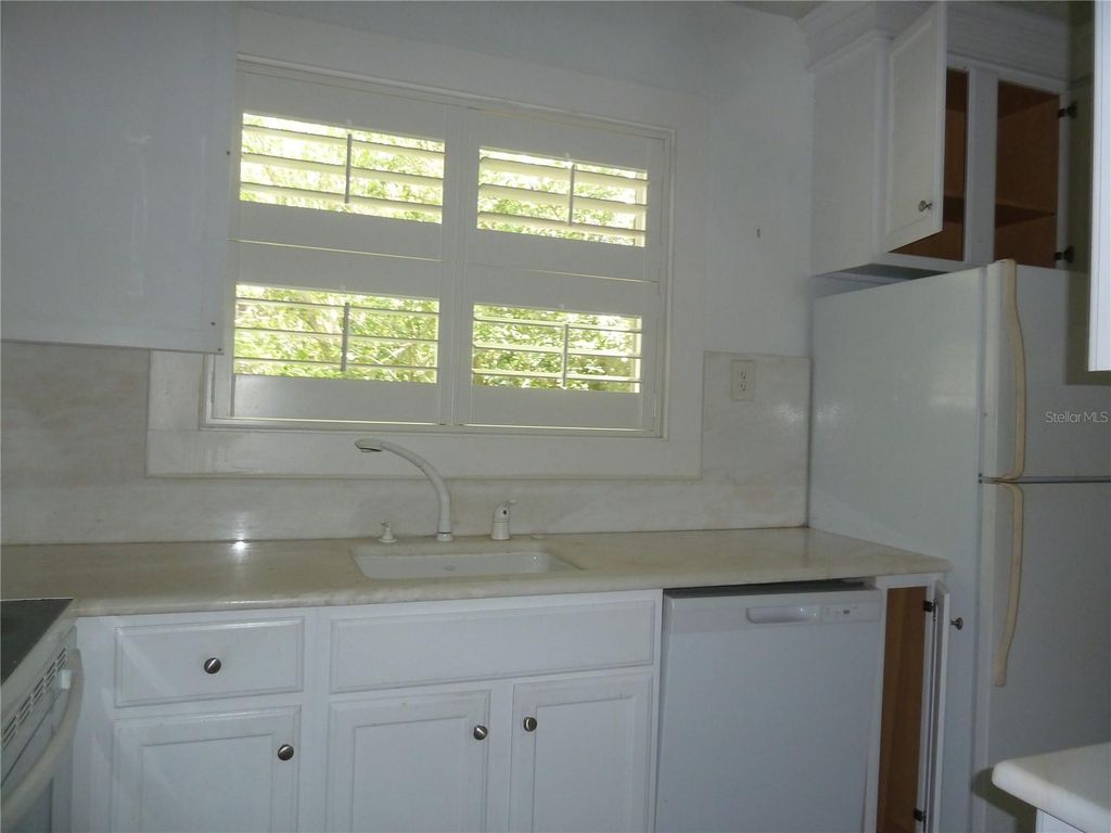 Image 24 of property listing at 3302 W VILLA ROSA STREET, Tampa, FL 33611