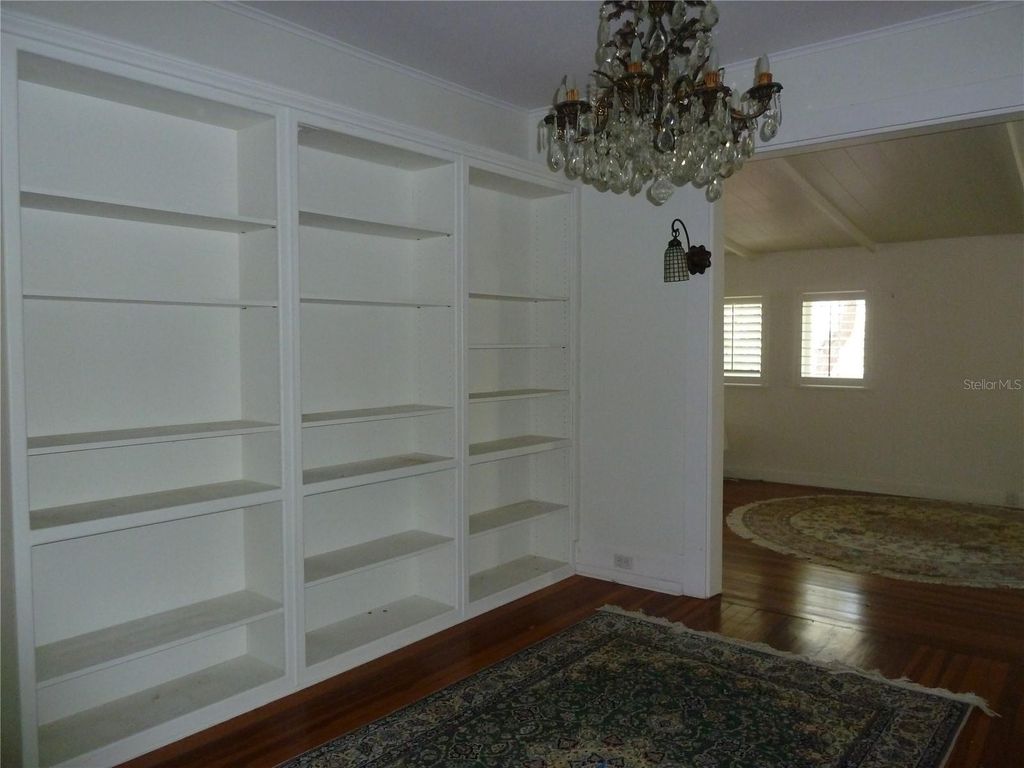Image 26 of property listing at 3302 W VILLA ROSA STREET, Tampa, FL 33611