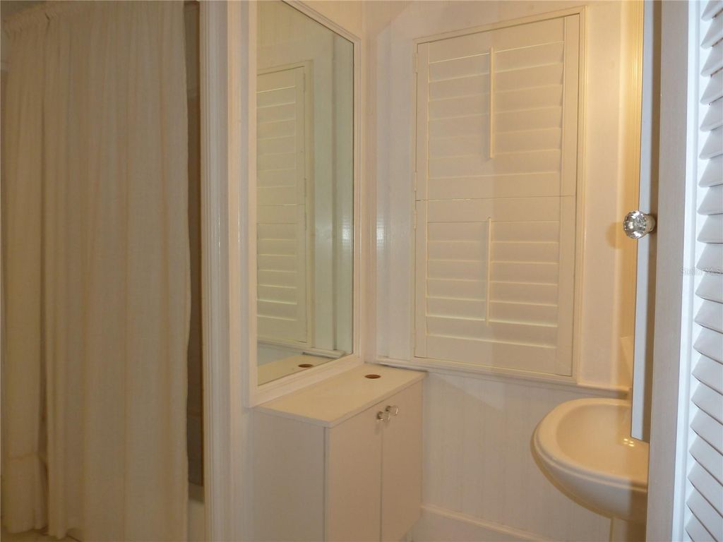 Image 28 of property listing at 3302 W VILLA ROSA STREET, Tampa, FL 33611