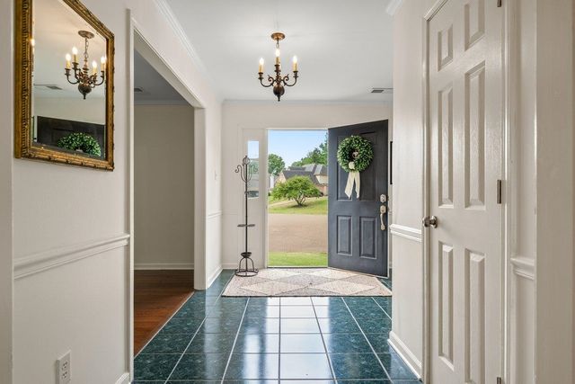 150 LEAF TRAIL CT, Memphis, TN 38018