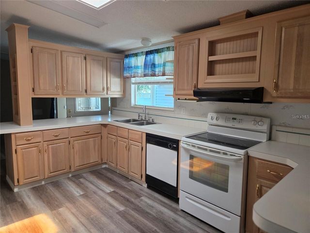 3224 MANATEE ROAD, Tavares, FL 32778