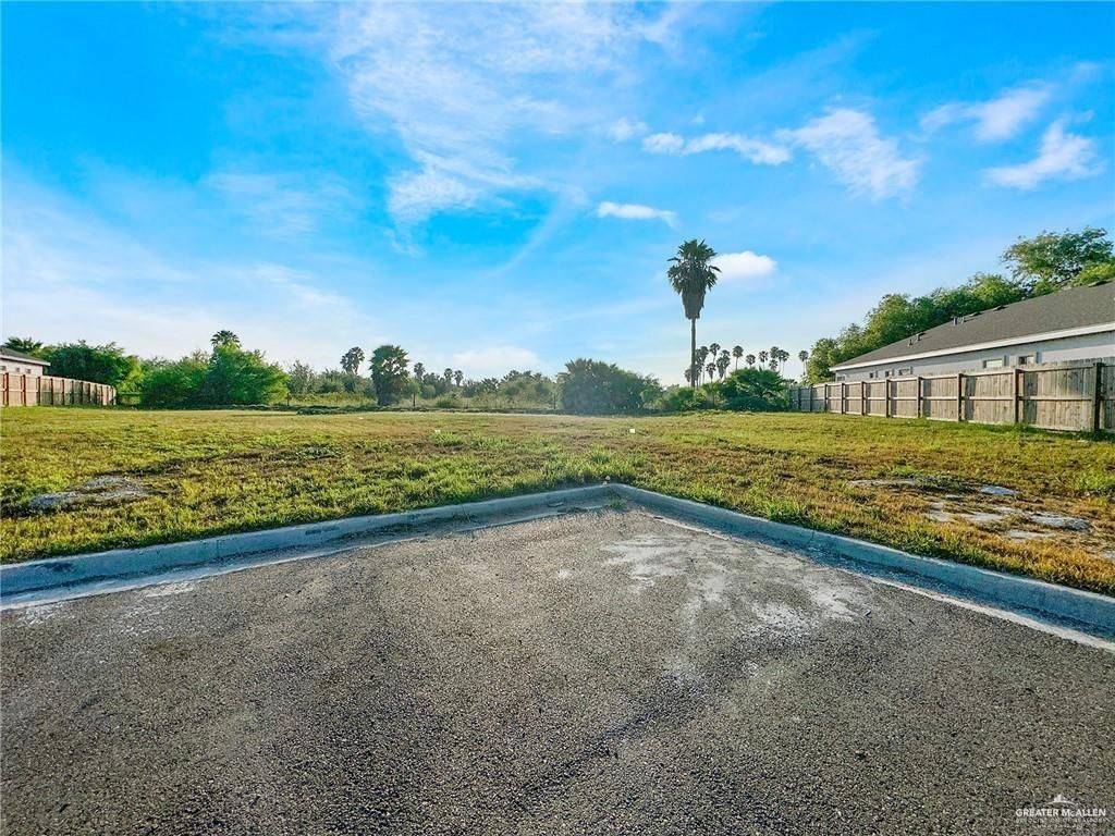 3509 E Zinnia Avenue, Alton, TX 78573