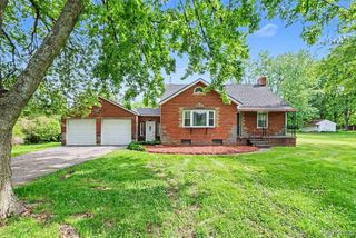 1093 W Maple Avenue, Burton, MI 48507