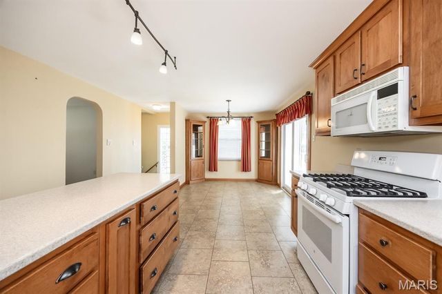 402 N 6th Street, Mascoutah, IL 62258