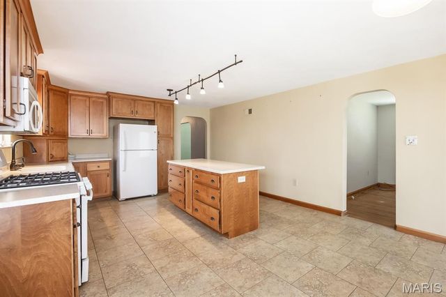 402 N 6th Street, Mascoutah, IL 62258