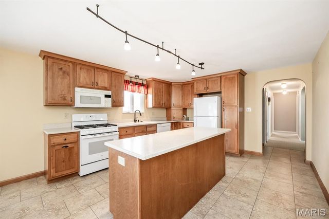 402 N 6th Street, Mascoutah, IL 62258