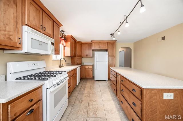 402 N 6th Street, Mascoutah, IL 62258