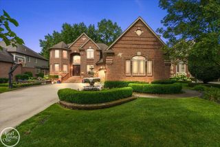 57177 Covington Drive, Washington Twp, MI 48094