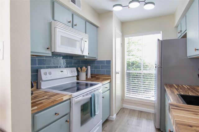 3506 Cove View Boulevard 1311, Galveston, TX 77554