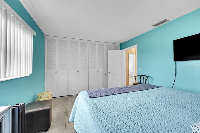 2769 Ashley Dr West Unit F, West Palm Beach, FL 33415