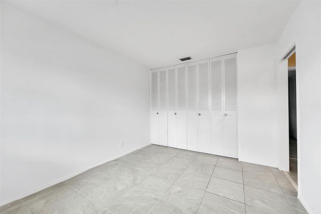 2769 Ashley Dr West Unit F, West Palm Beach, FL 33415