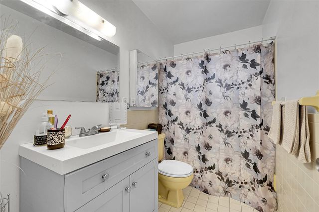 2769 Ashley Dr West Unit F, West Palm Beach, FL 33415