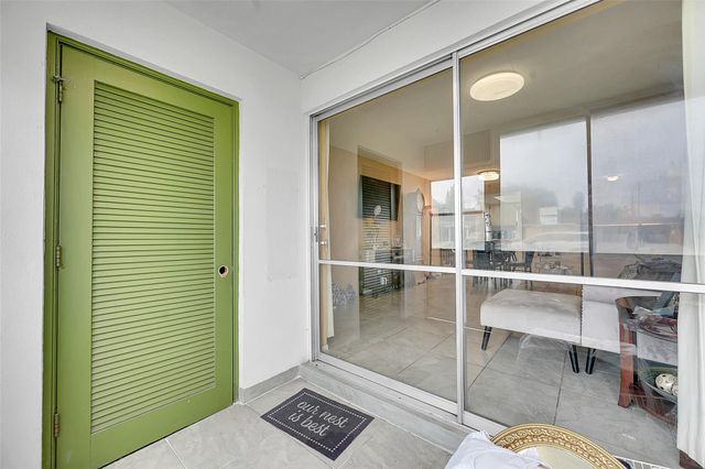 2769 Ashley Dr West Unit F, West Palm Beach, FL 33415