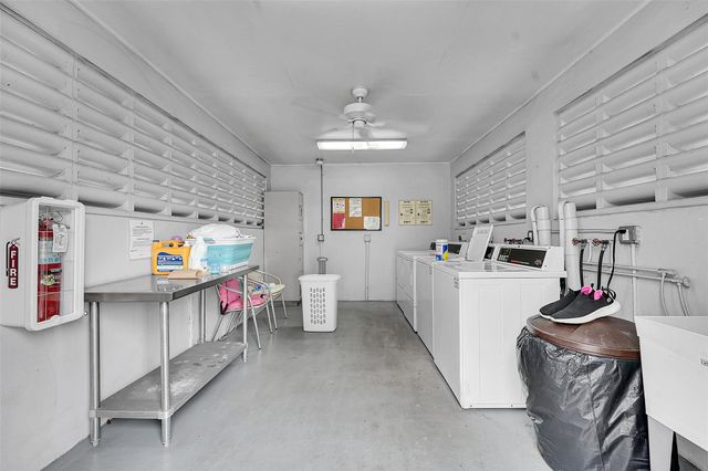 2769 Ashley Dr West Unit F, West Palm Beach, FL 33415