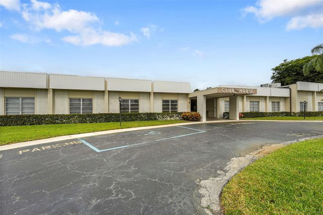 2769 Ashley Dr West Unit F, West Palm Beach, FL 33415