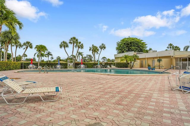 2769 Ashley Dr West Unit F, West Palm Beach, FL 33415