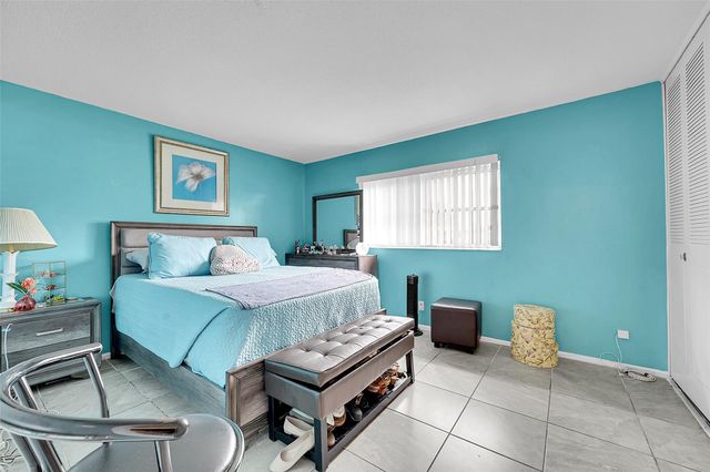 2769 Ashley Dr West Unit F, West Palm Beach, FL 33415