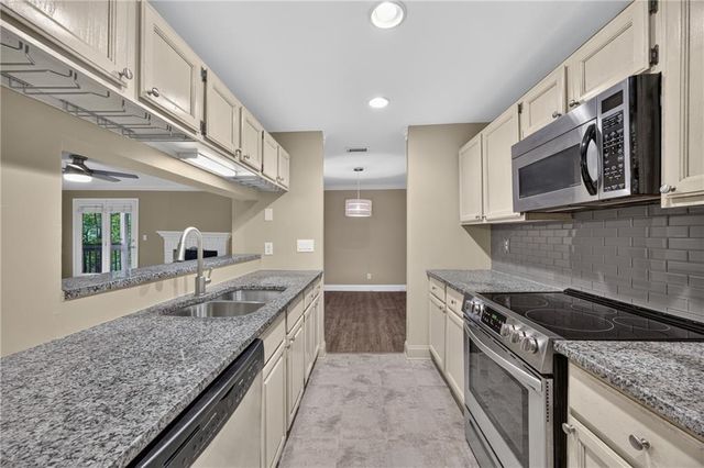 123 Warm Springs Centers, Roswell, GA 30075
