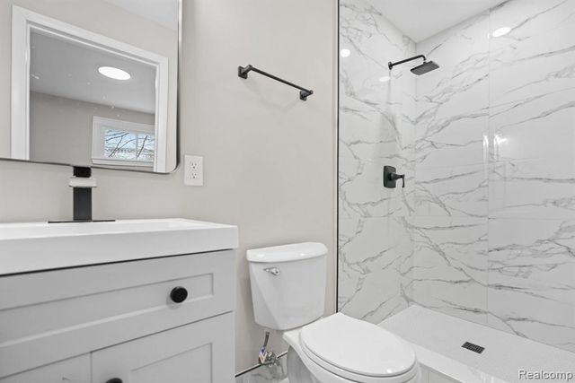 21902 Ridgeway Street, Saint Clair Shores, MI 48080