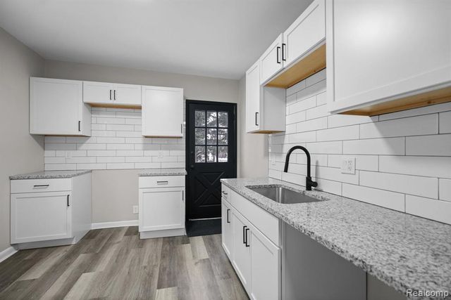 21902 Ridgeway Street, Saint Clair Shores, MI 48080