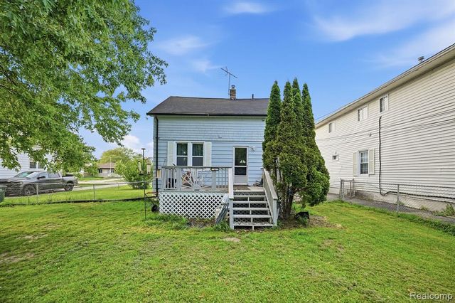 21902 Ridgeway Street, Saint Clair Shores, MI 48080