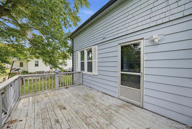 21902 Ridgeway Street, Saint Clair Shores, MI 48080