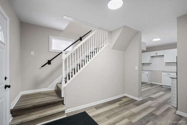 21902 Ridgeway Street, Saint Clair Shores, MI 48080