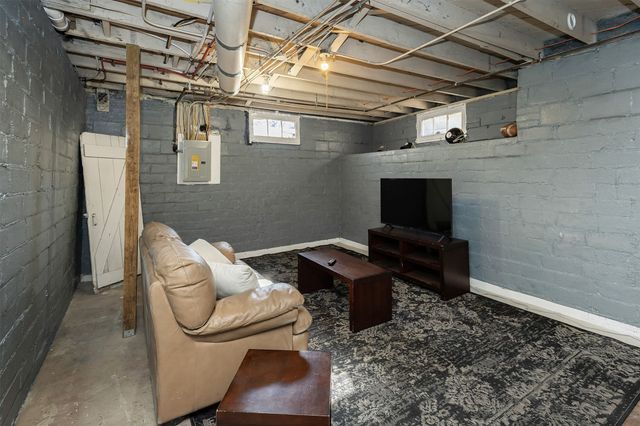 3318 School Street, Des Moines, IA 50311