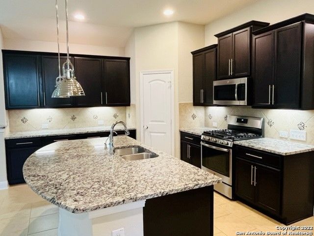 8221 DUBLIN FRST, San Antonio, TX 78253
