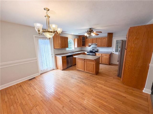 98 Eb Road, Cleveland, GA 30528