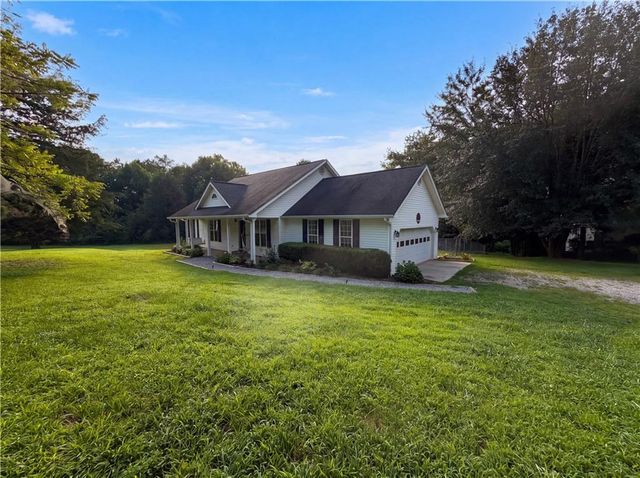 98 Eb Road, Cleveland, GA 30528