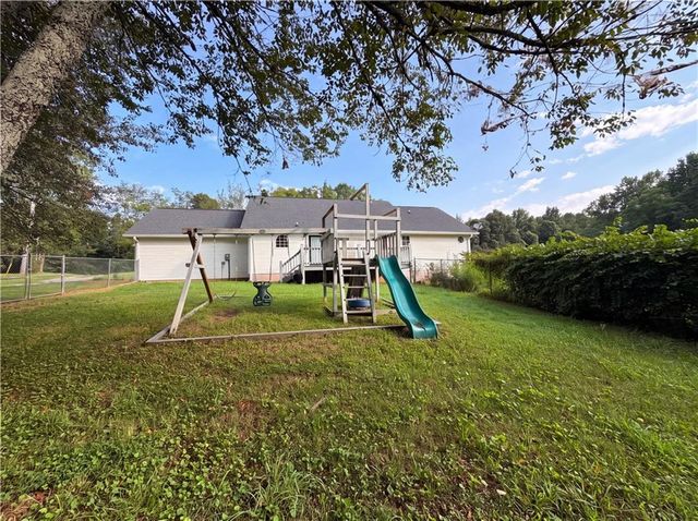 98 Eb Road, Cleveland, GA 30528