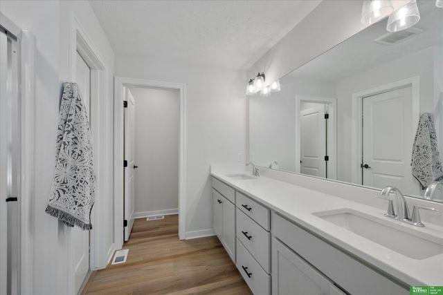 17605 Potter Street, Bennington, NE 68007