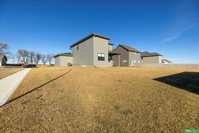 17605 Potter Street, Bennington, NE 68007
