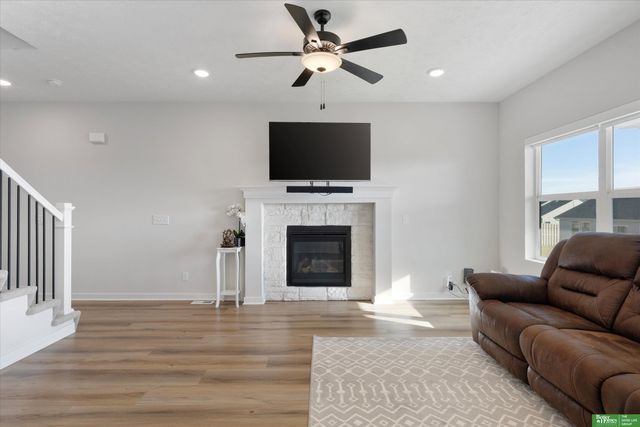 17605 Potter Street, Bennington, NE 68007