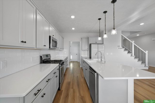 17605 Potter Street, Bennington, NE 68007