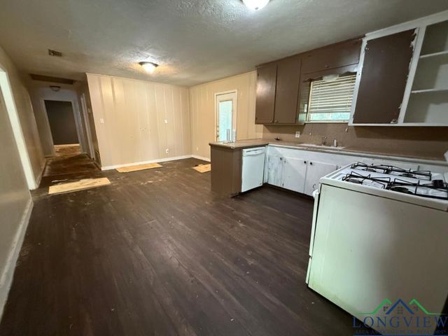 706 Budd Pl, Longview, TX 75602
