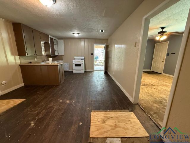 706 Budd Pl, Longview, TX 75602