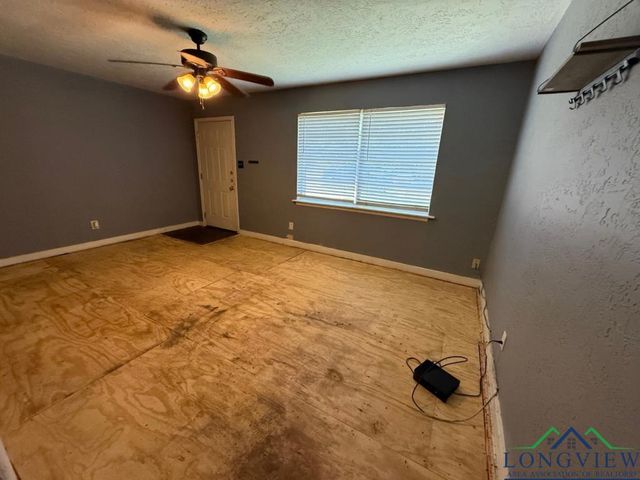 706 Budd Pl, Longview, TX 75602