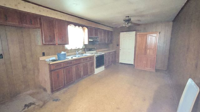 2497 Steam Mill Ferry Rd, Jackson, TN 38301