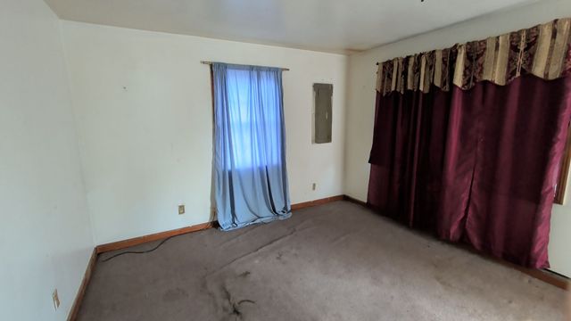 2497 Steam Mill Ferry Rd, Jackson, TN 38301