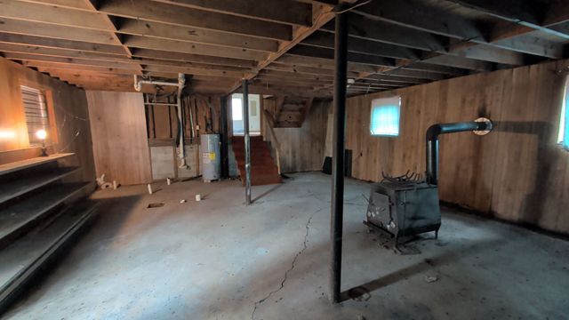 2497 Steam Mill Ferry Rd, Jackson, TN 38301