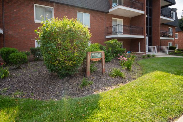 17005 Albany Avenue 202, Hazel Crest, IL 60429