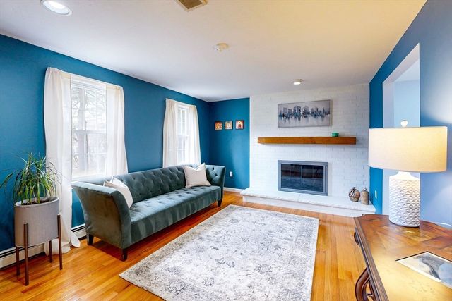 475 Old Post Rd, Sharon, MA 02067