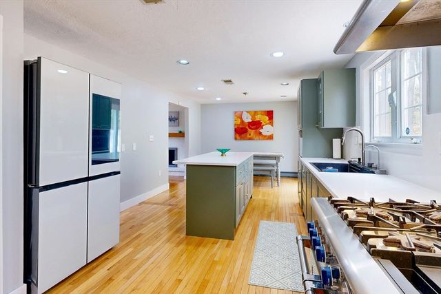 475 Old Post Rd, Sharon, MA 02067