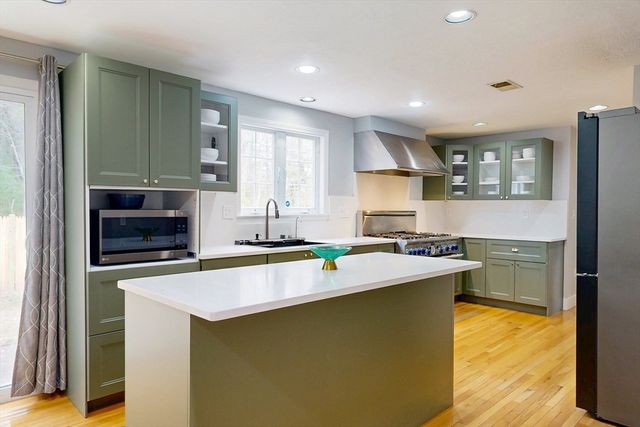 475 Old Post Rd, Sharon, MA 02067